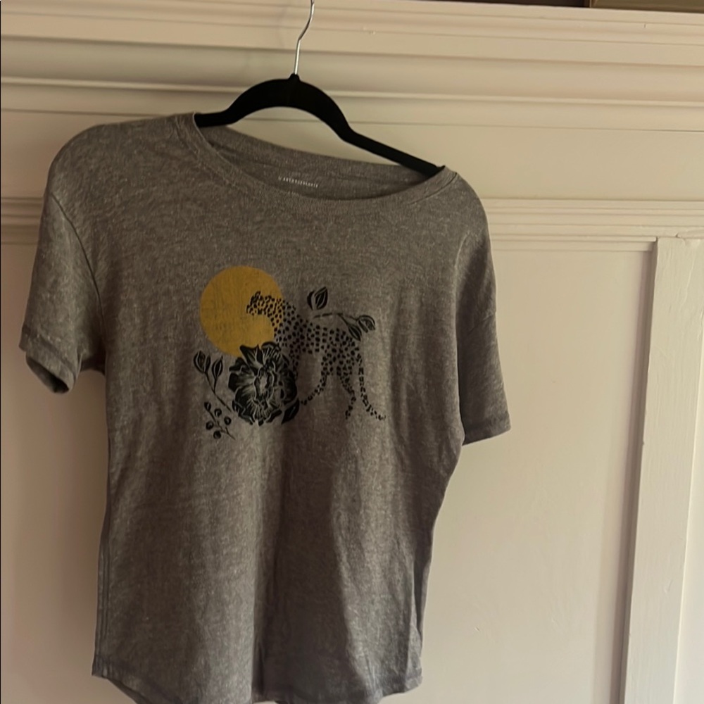 Anthropologie Gray Short Sleeve Tee with Yellow and Black Design